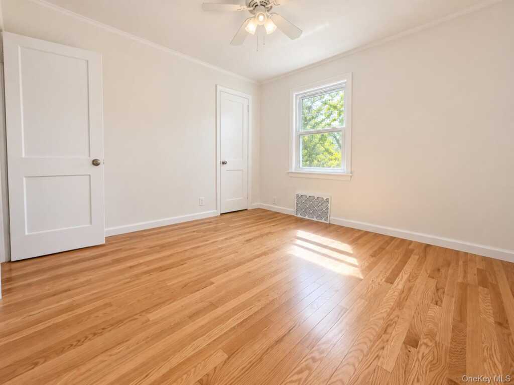 60 Topland Road, White Plains, NY 10605 - Photo 13 of 24