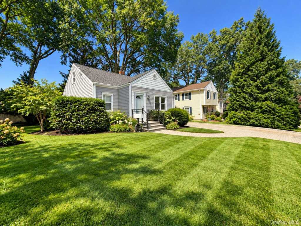 60 Topland Road, White Plains, NY 10605 - Photo 2 of 24