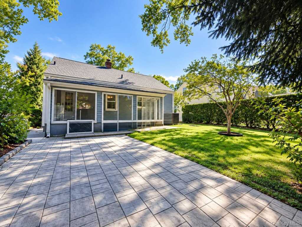 60 Topland Road, White Plains, NY 10605 - Photo 22 of 24