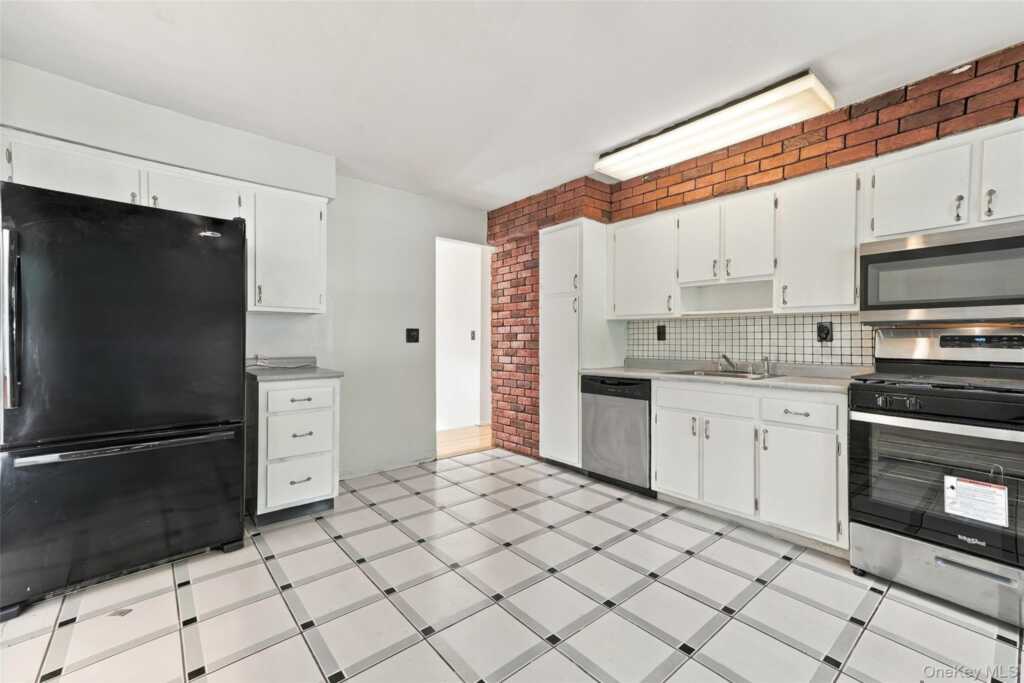 1 S Delaware Drive, Nyack, NY 10960 - Photo 14 of 41