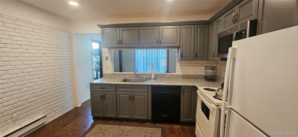 711 Sierra Vista Lane, Unit #711, Valley Cottage, NY 10989 - Photo 7 of 15