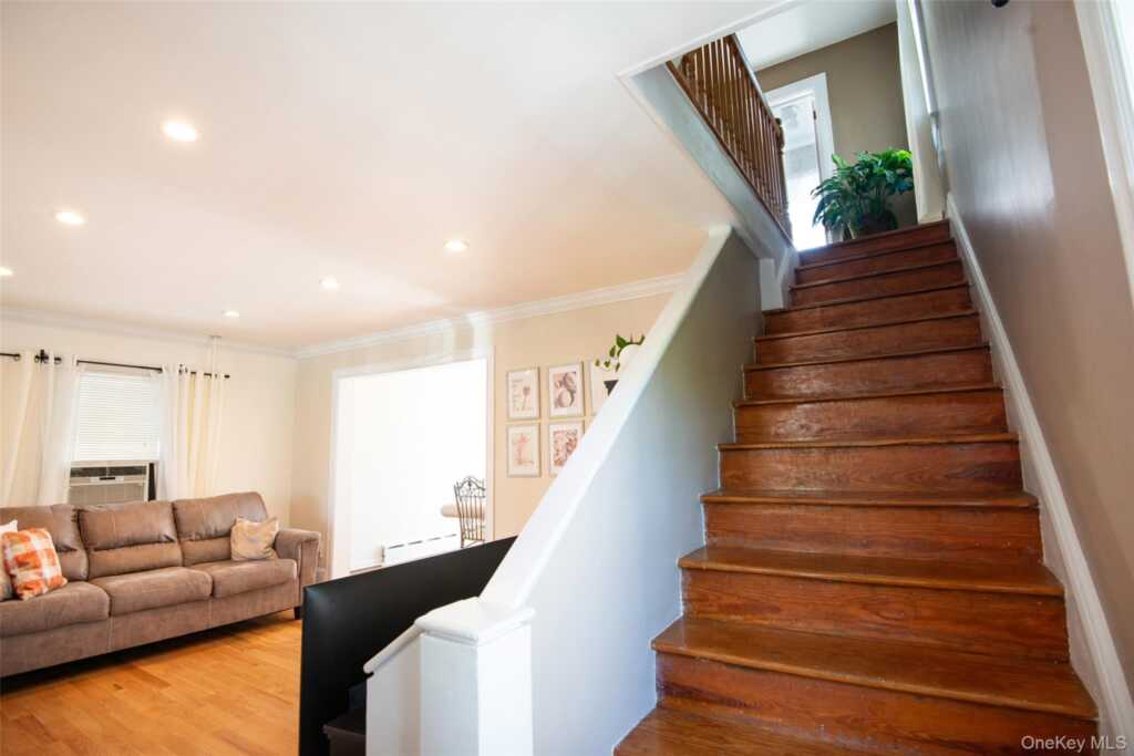 38 Emmett Terrace, New Rochelle, NY 10805 - Photo 15 of 35