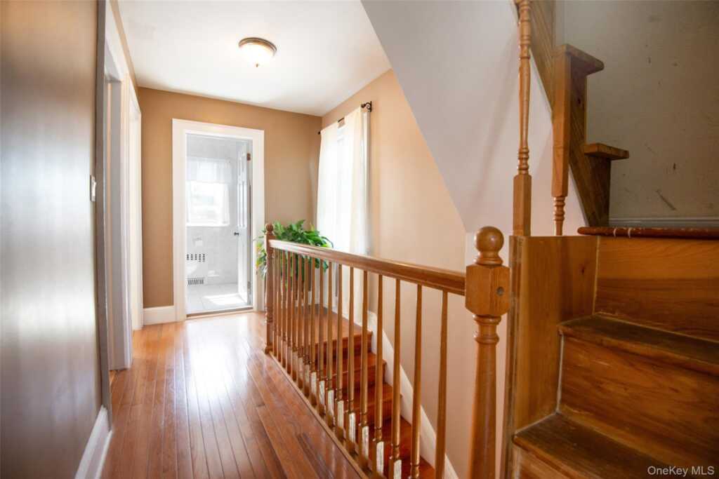 38 Emmett Terrace, New Rochelle, NY 10805 - Photo 23 of 35