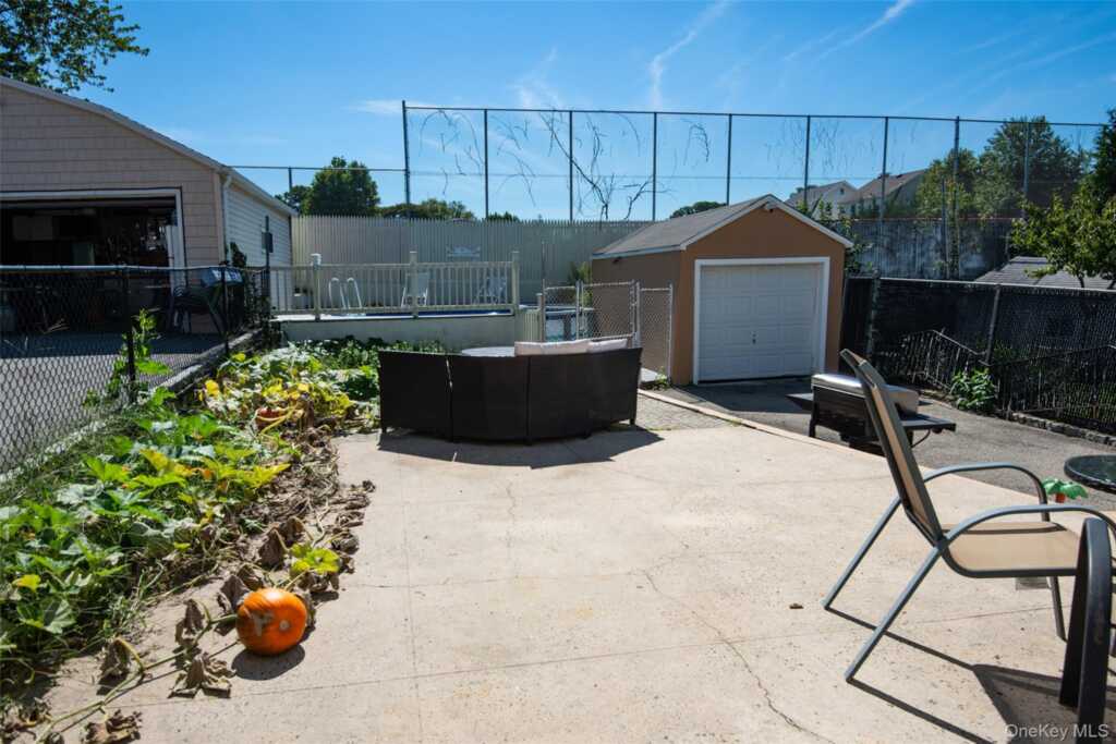 38 Emmett Terrace, New Rochelle, NY 10805 - Photo 29 of 35