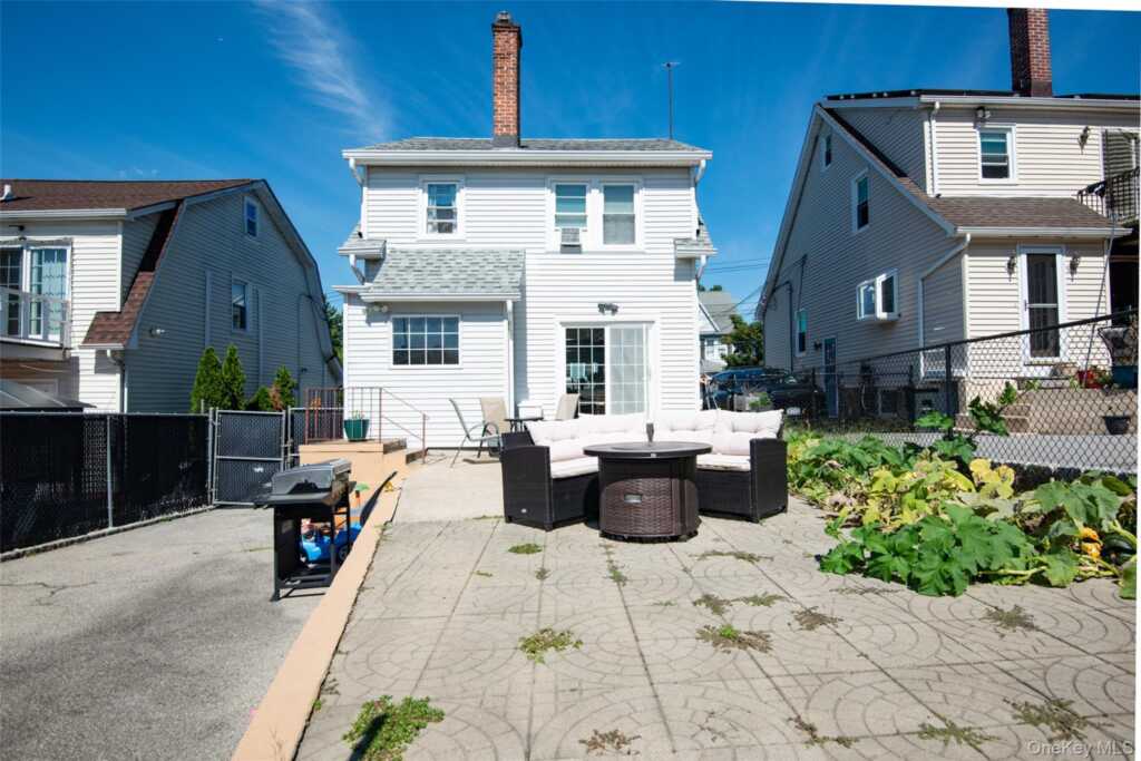 38 Emmett Terrace, New Rochelle, NY 10805 - Photo 30 of 35