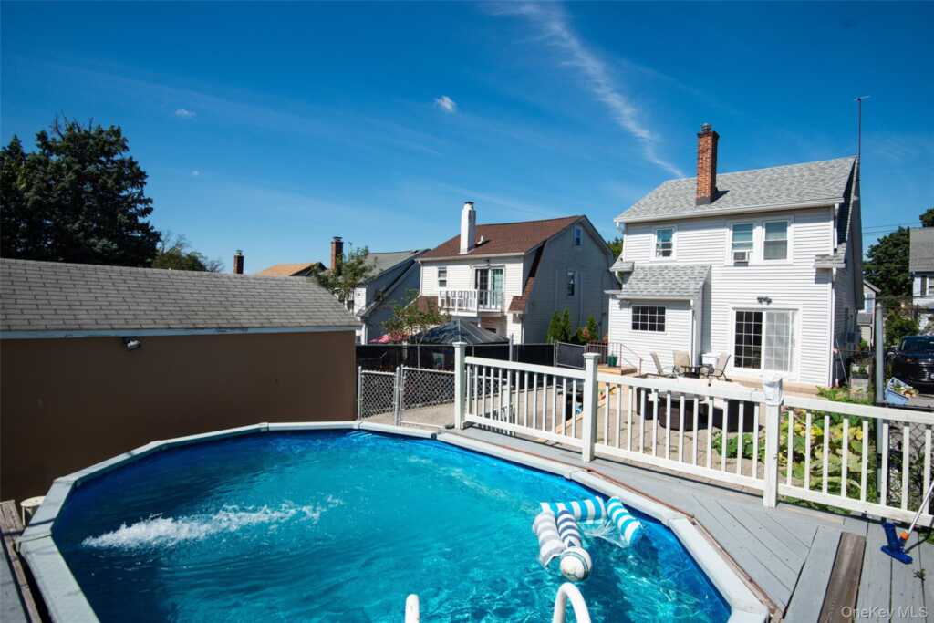 38 Emmett Terrace, New Rochelle, NY 10805 - Photo 32 of 35