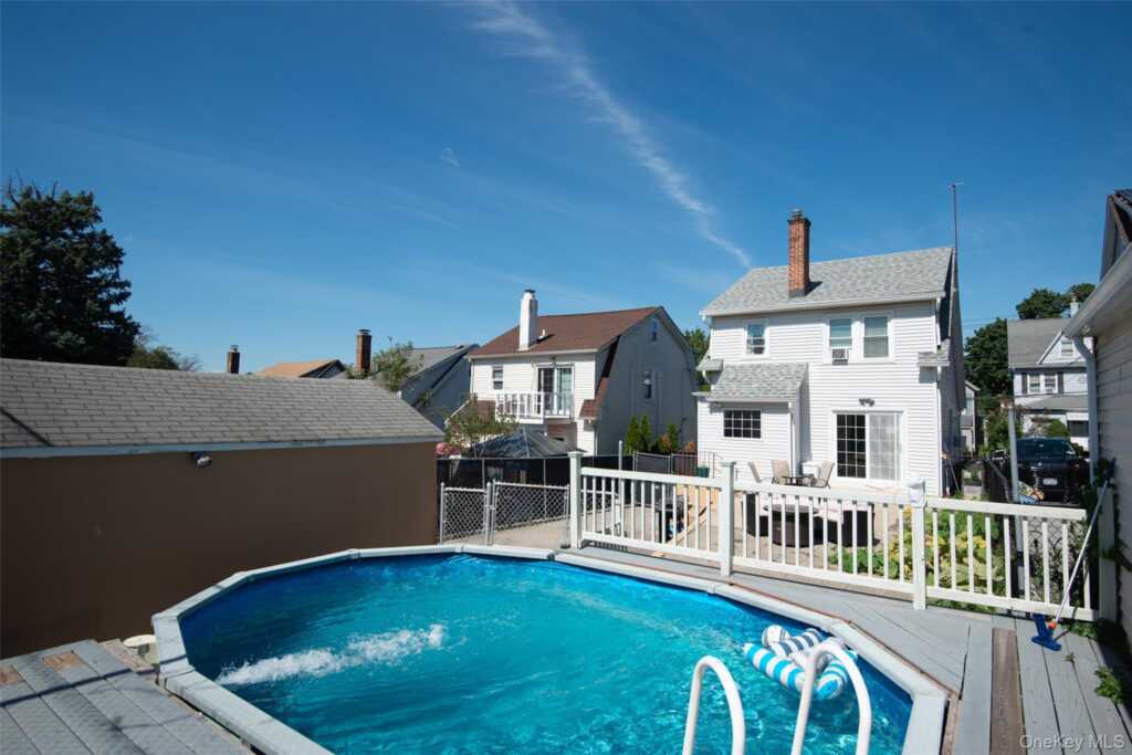 38 Emmett Terrace, New Rochelle, NY 10805 - Photo 33 of 35