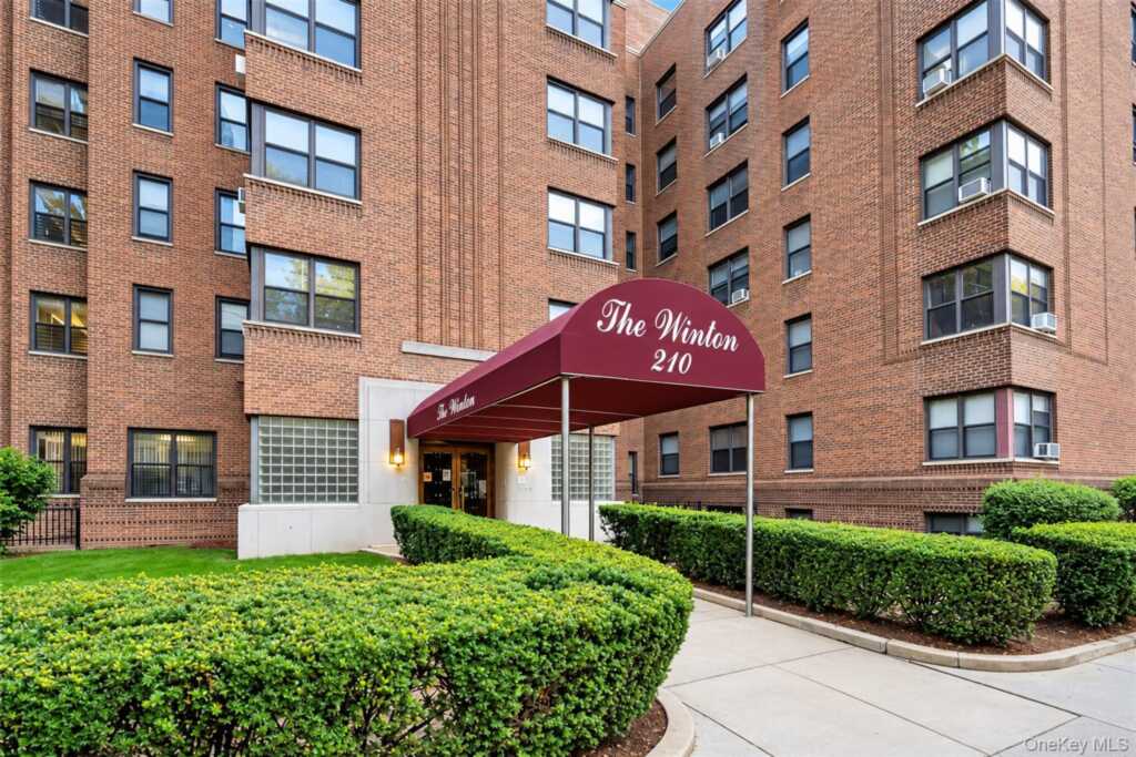 210 Martine Avenue, Unit #5L, White Plains, NY 10601