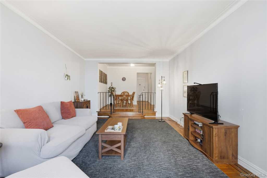 210 Martine Avenue, Unit #5L, White Plains, NY 10601 - Photo 5 of 13