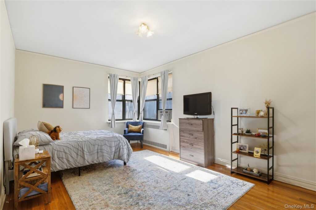 210 Martine Avenue, Unit #5L, White Plains, NY 10601 - Photo 8 of 13