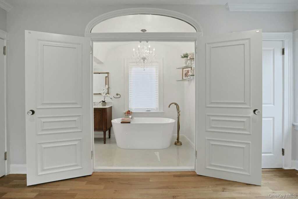 50 Forest Circle, New Rochelle, NY 10804 - Photo 15 of 41