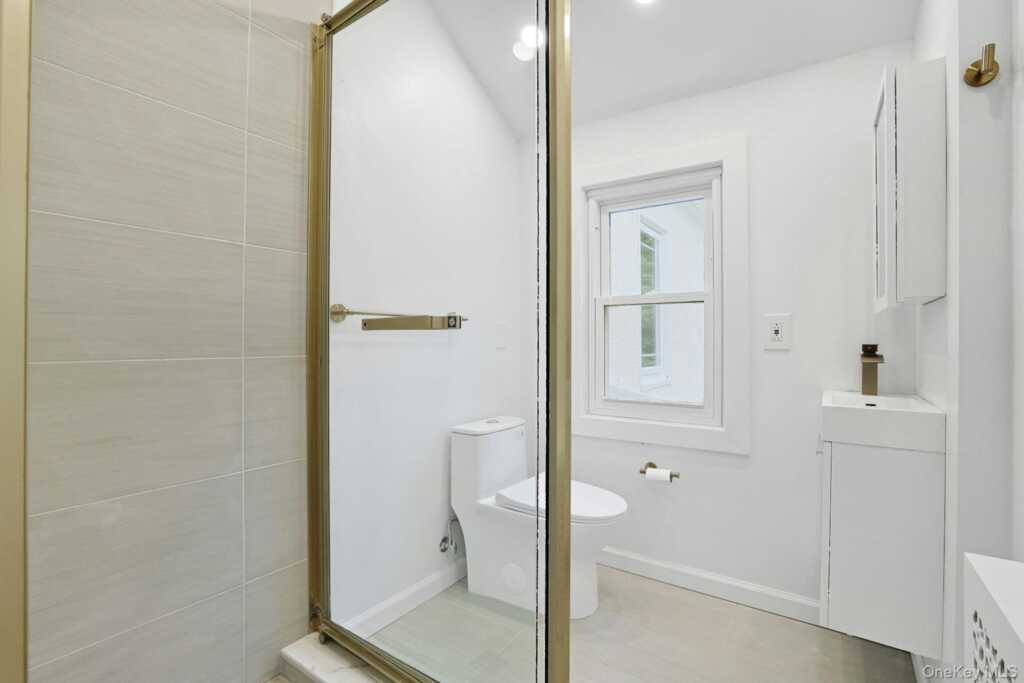 50 Forest Circle, New Rochelle, NY 10804 - Photo 24 of 41