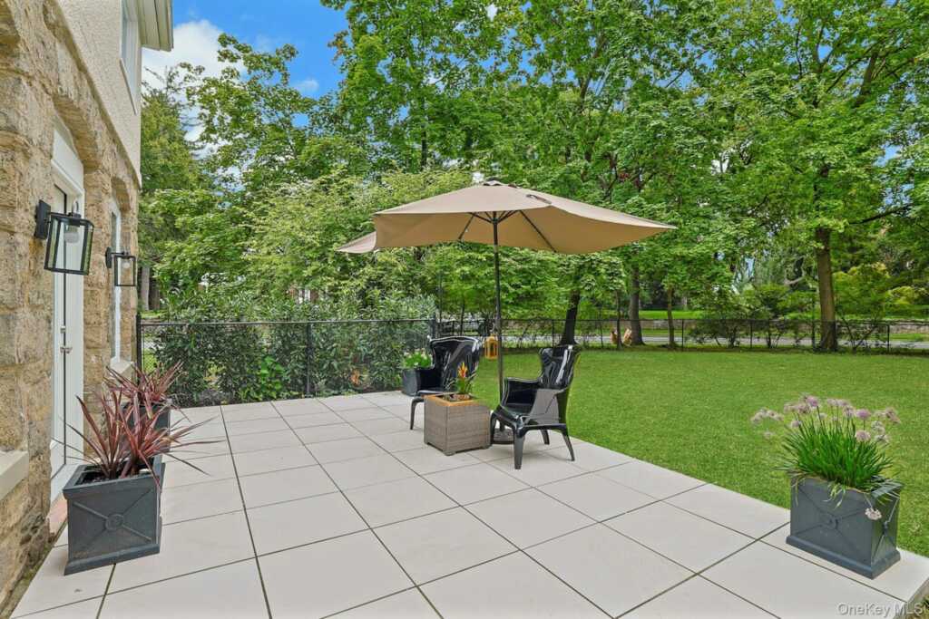 50 Forest Circle, New Rochelle, NY 10804 - Photo 27 of 41
