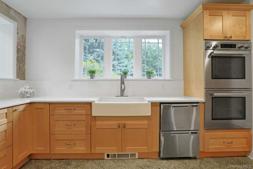 50 Forest Circle, New Rochelle, NY 10804 - Photo 4 of 41