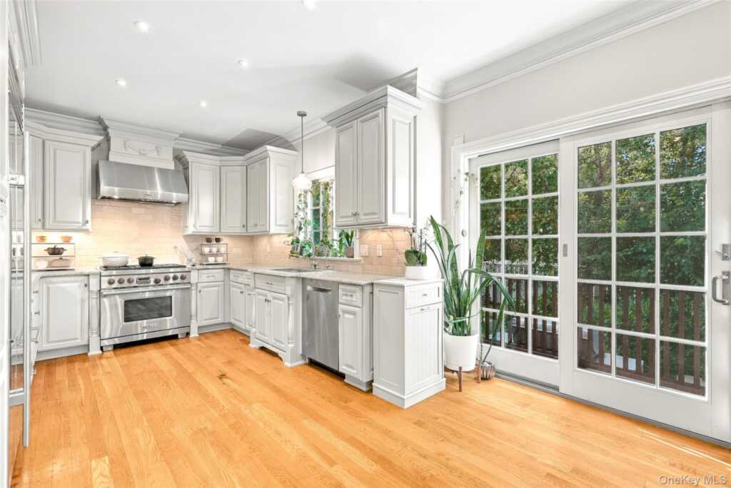 102 Florence Avenue, Rye, NY 10580 - Photo 14 of 41