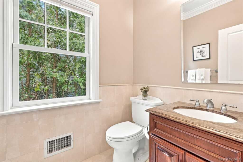 102 Florence Avenue, Rye, NY 10580 - Photo 17 of 41