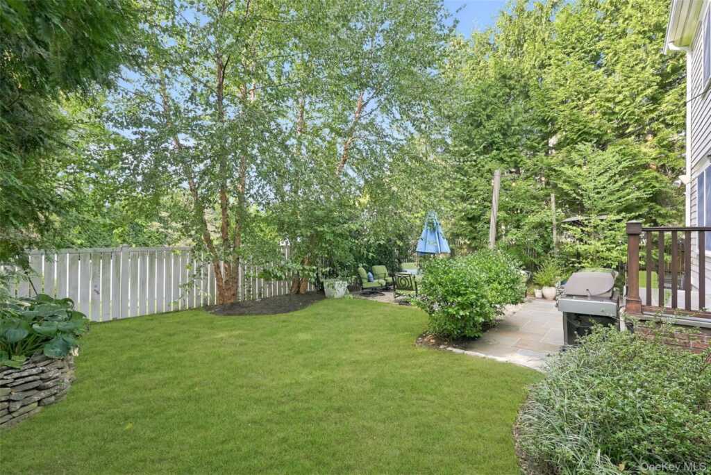 102 Florence Avenue, Rye, NY 10580 - Photo 4 of 41