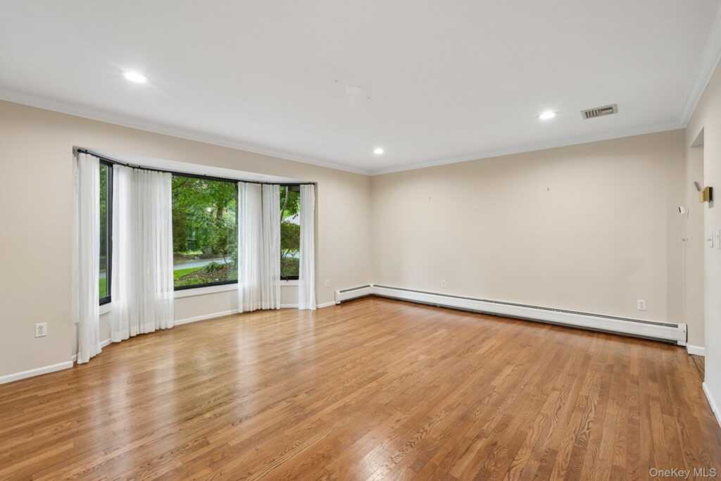 3 Zeck Court, Suffern, NY 10901 - Photo 10 of 50