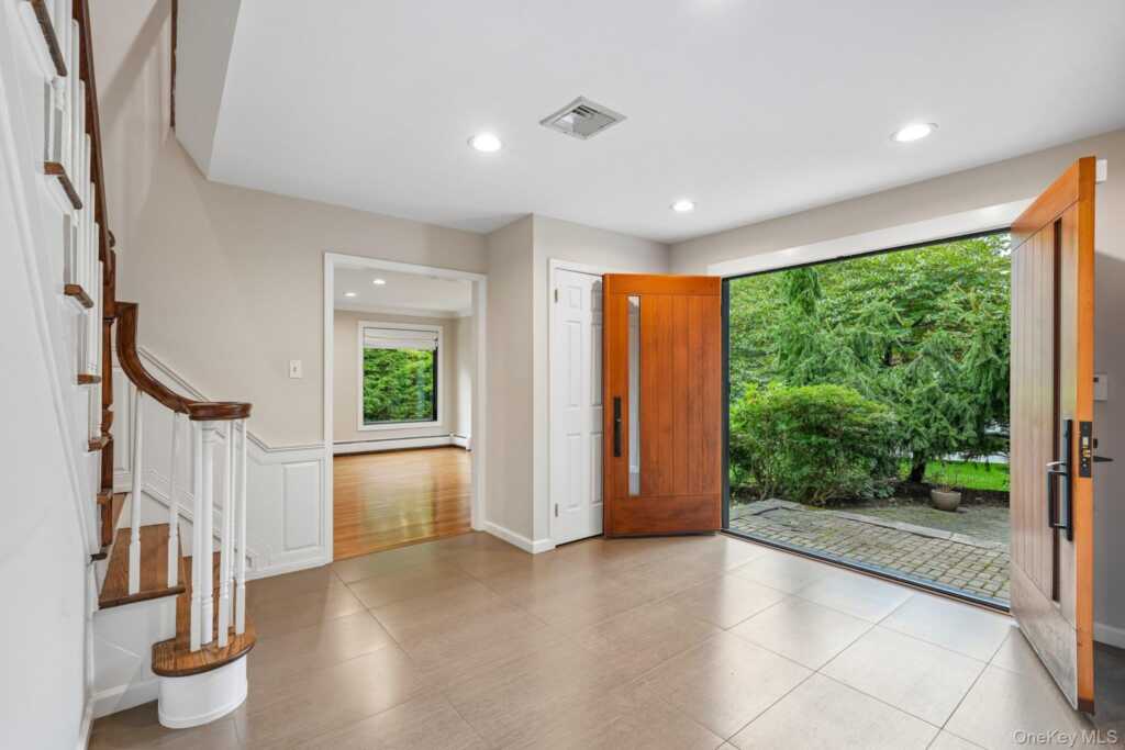 3 Zeck Court, Suffern, NY 10901 - Photo 3 of 50