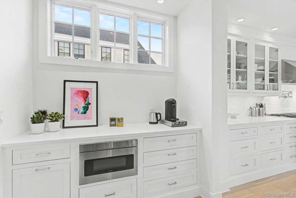 8 Jasmine Lane, Rye, NY 10573 - Photo 14 of 50
