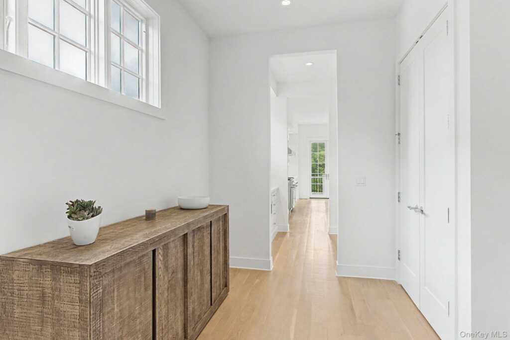 8 Jasmine Lane, Rye, NY 10573 - Photo 15 of 50