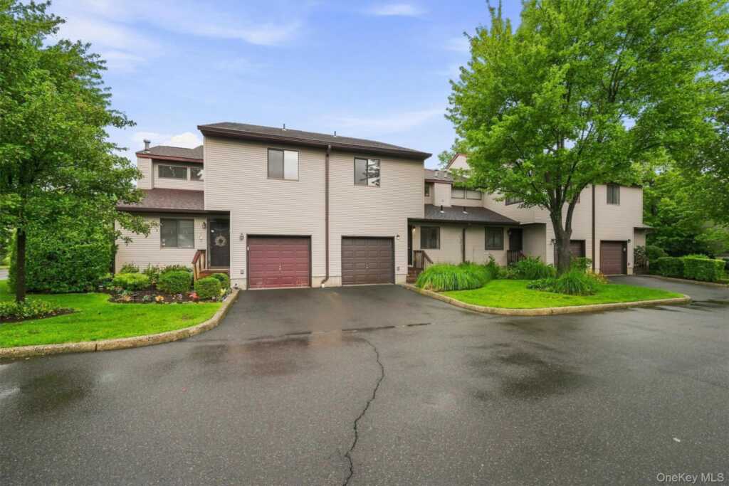 6 Ryan Court, Nanuet, NY 10954 - Photo 3 of 46
