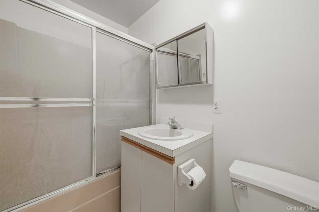 6 Ryan Court, Nanuet, NY 10954 - Photo 34 of 46