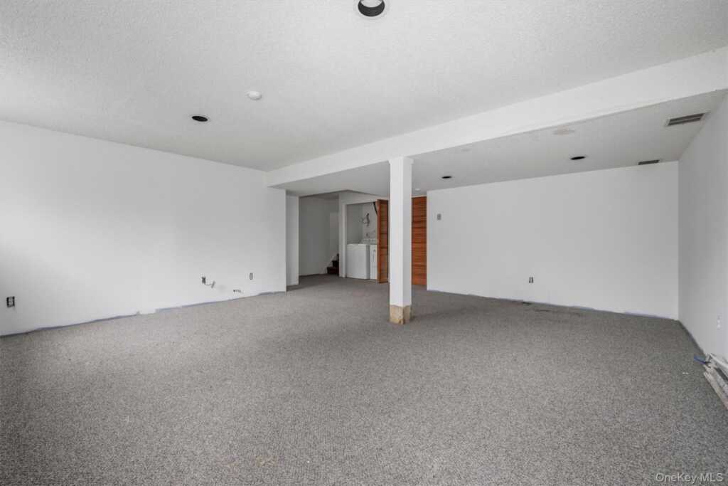 6 Ryan Court, Nanuet, NY 10954 - Photo 36 of 46