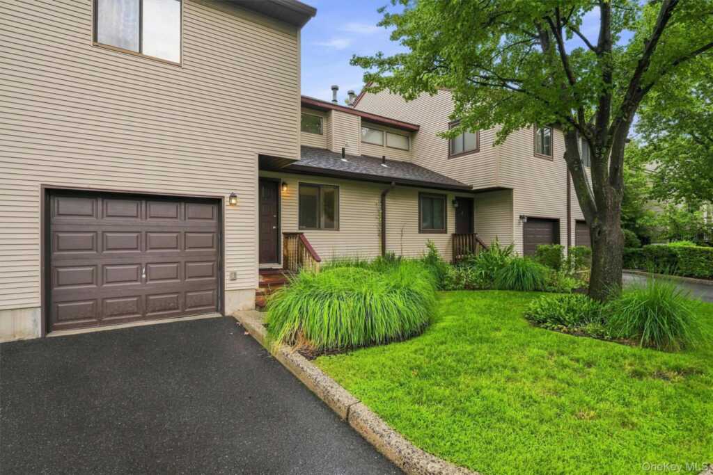 6 Ryan Court, Nanuet, NY 10954 - Photo 4 of 46