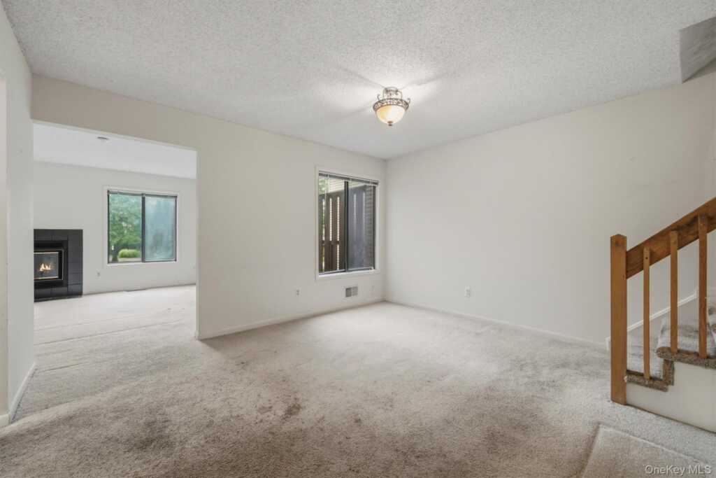 6 Ryan Court, Nanuet, NY 10954 - Photo 8 of 46