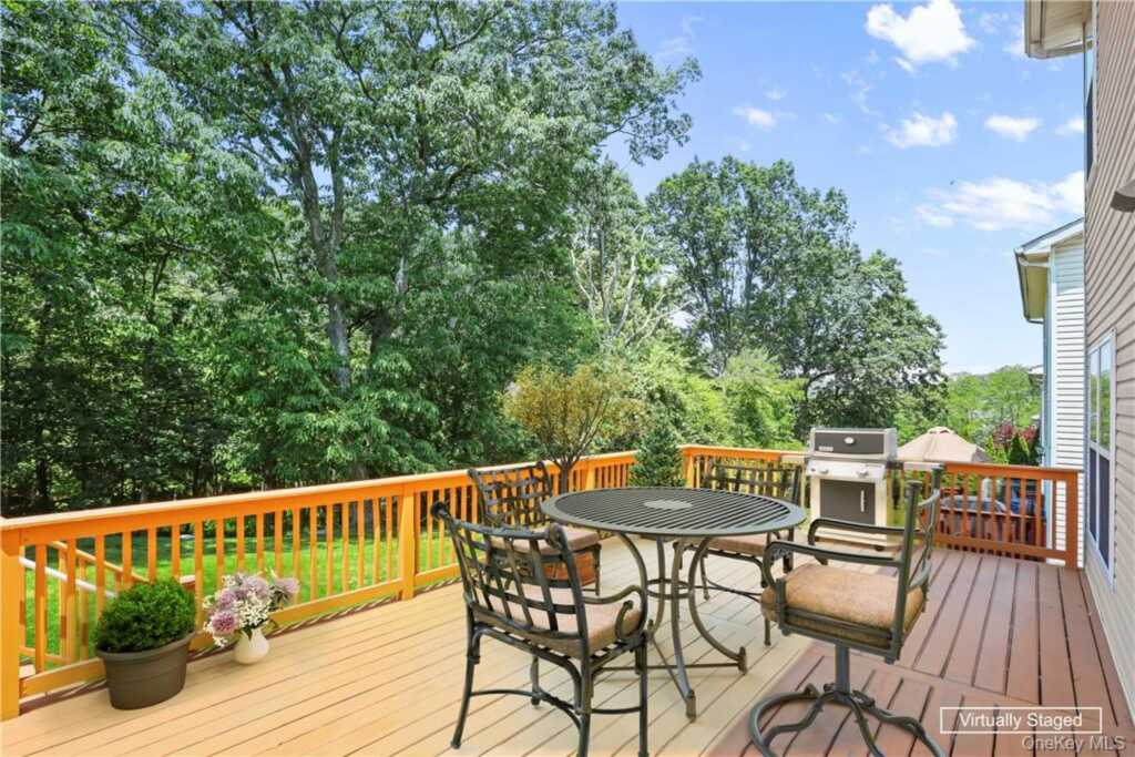 64 Greenvale Circle, White Plains, NY 10607 - Photo 11 of 27