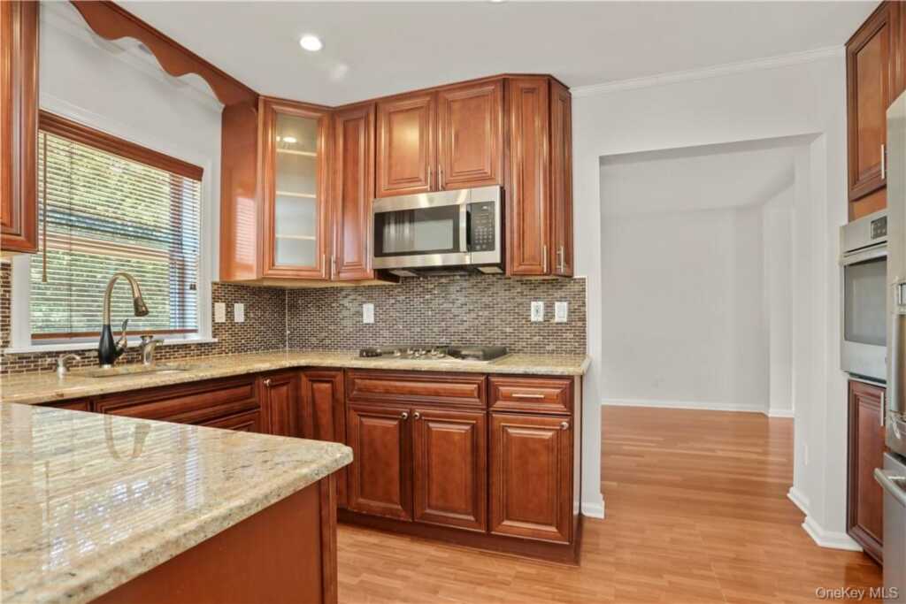 64 Greenvale Circle, White Plains, NY 10607 - Photo 13 of 27