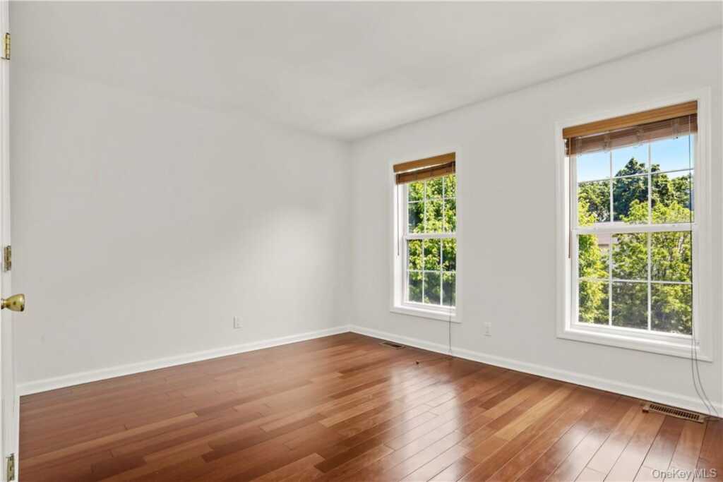 64 Greenvale Circle, White Plains, NY 10607 - Photo 17 of 27