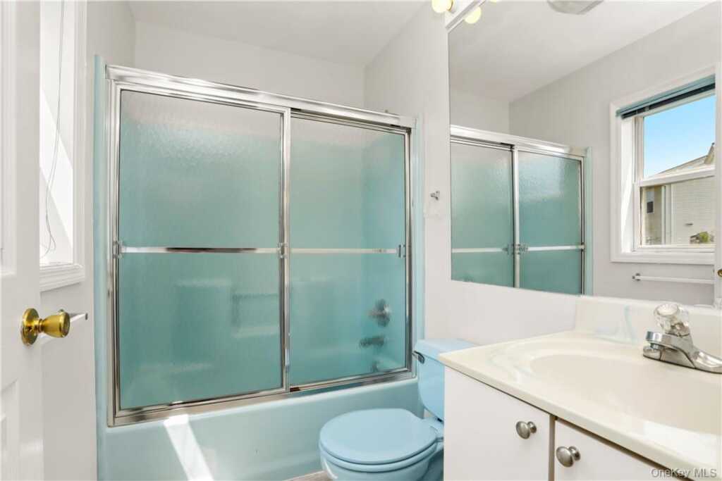 64 Greenvale Circle, White Plains, NY 10607 - Photo 19 of 27