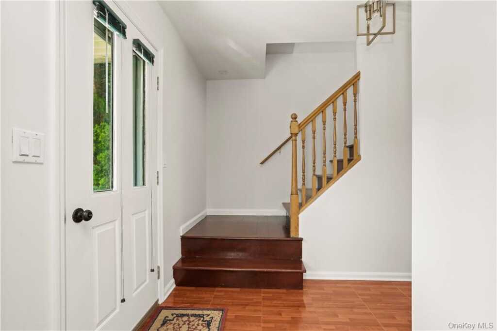 64 Greenvale Circle, White Plains, NY 10607 - Photo 2 of 27
