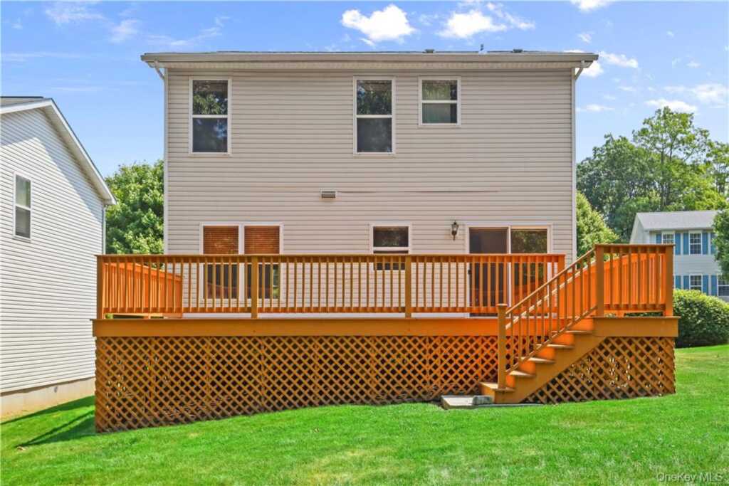64 Greenvale Circle, White Plains, NY 10607 - Photo 22 of 27