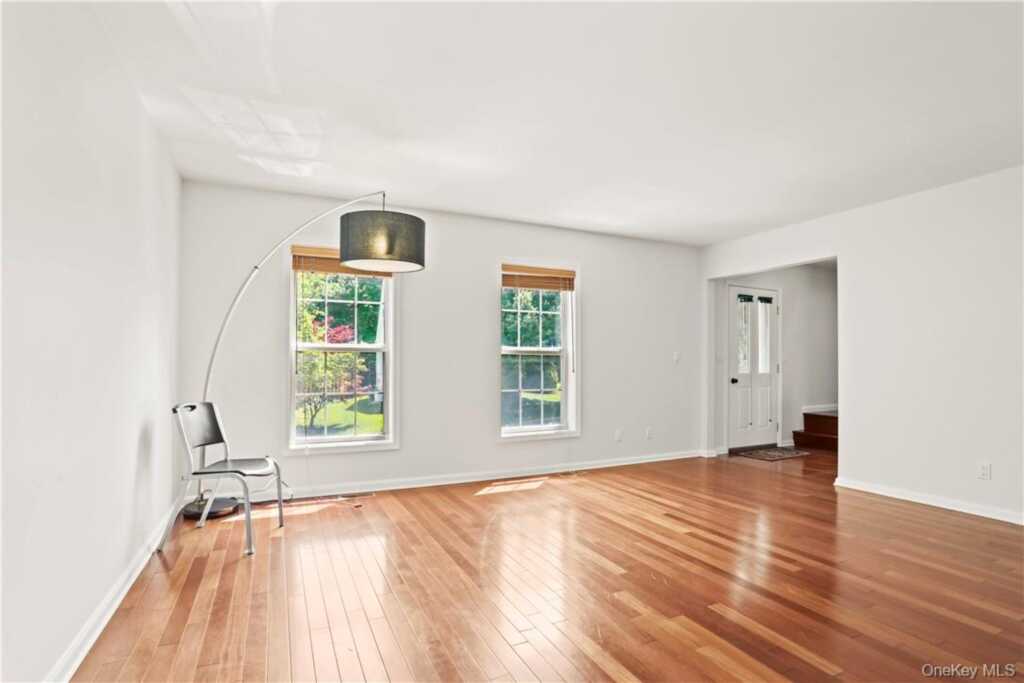 64 Greenvale Circle, White Plains, NY 10607 - Photo 4 of 27