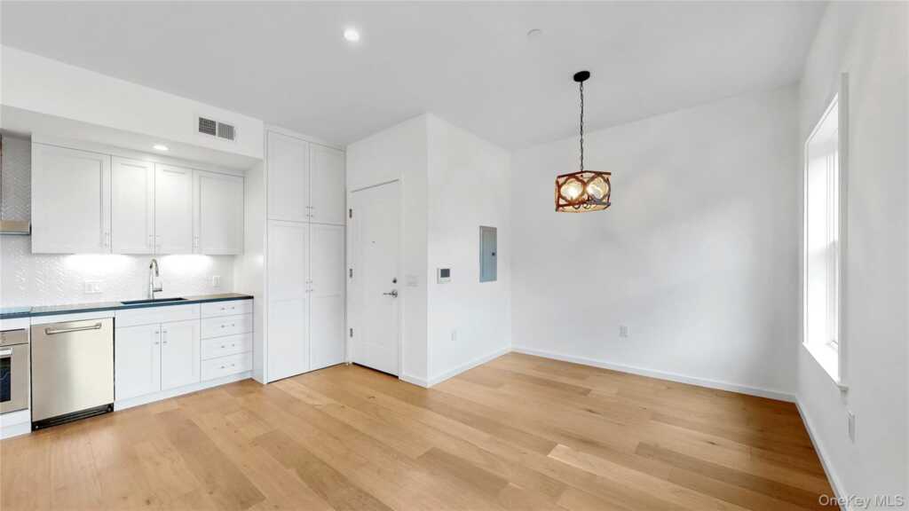 16 Main, Unit #5A, Rye, NY 10573 - Photo 3 of 10