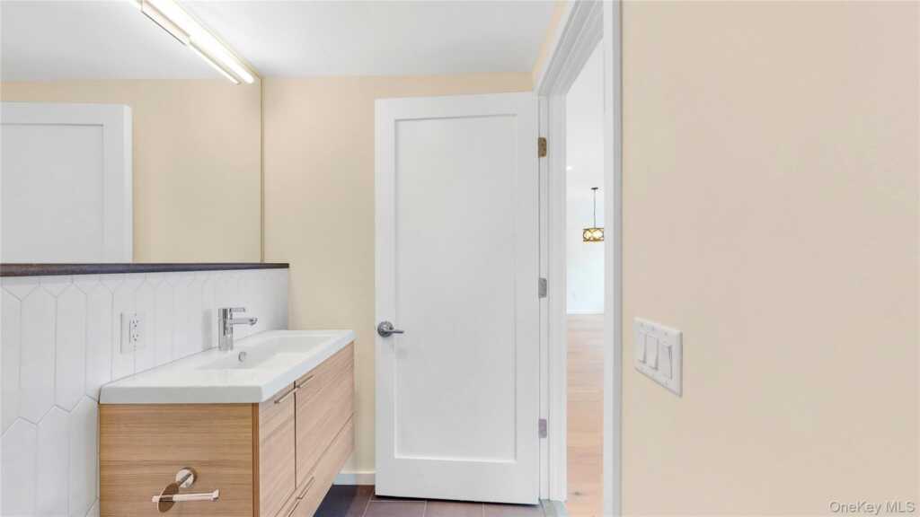 16 Main, Unit #5A, Rye, NY 10573 - Photo 4 of 10