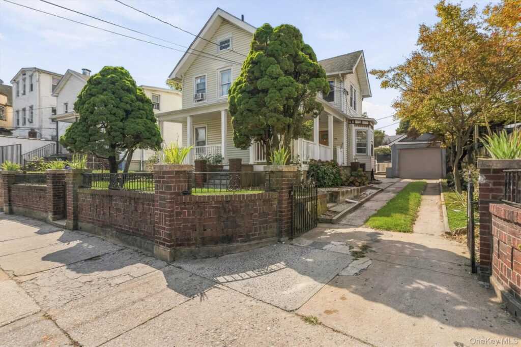 20 Grace Church Street, Rye, NY 10573 - Photo 4 of 33