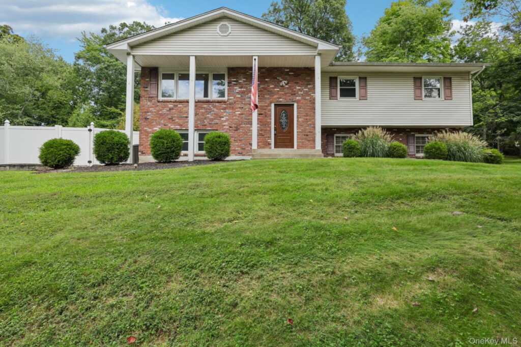 82 Branchville Road, Valley Cottage, NY 10989