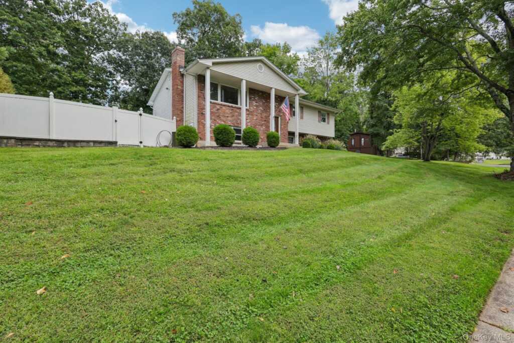 82 Branchville Road, Valley Cottage, NY 10989 - Photo 2 of 37