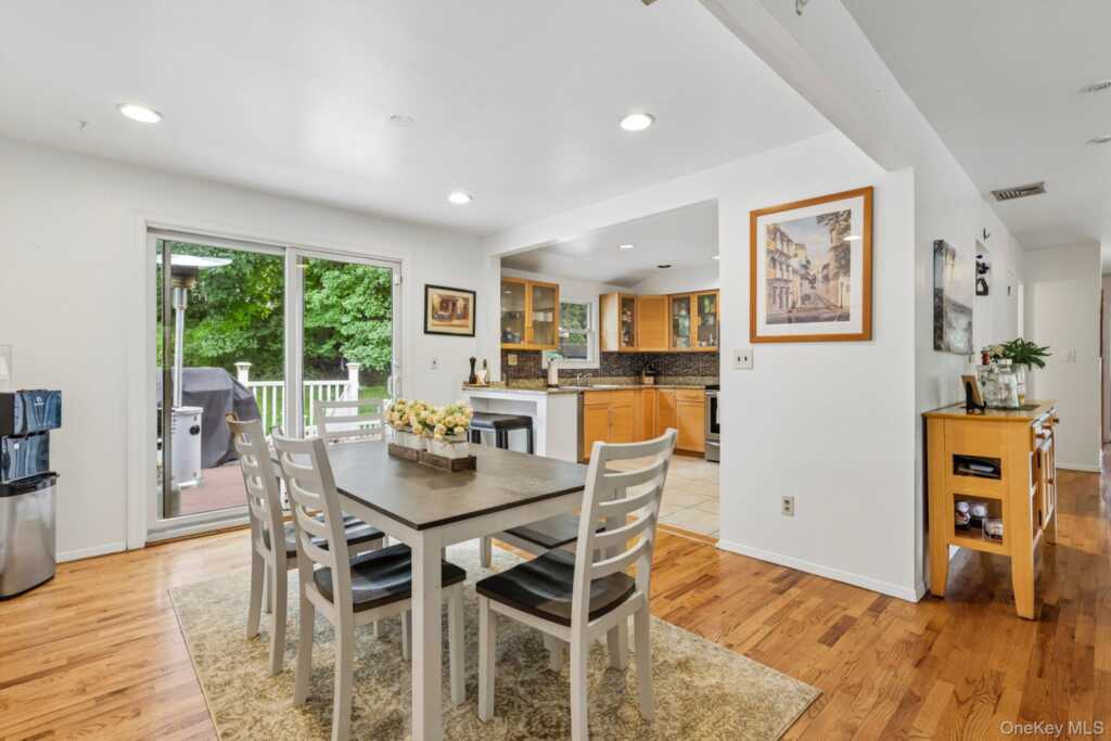 82 Branchville Road, Valley Cottage, NY 10989 - Photo 6 of 37