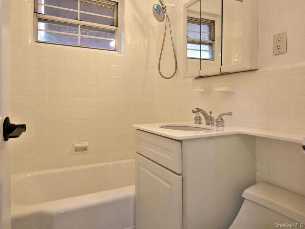 100 Theodore Fremd Avenue, Unit #A1H, Rye, NY 10580 - Photo 7 of 8