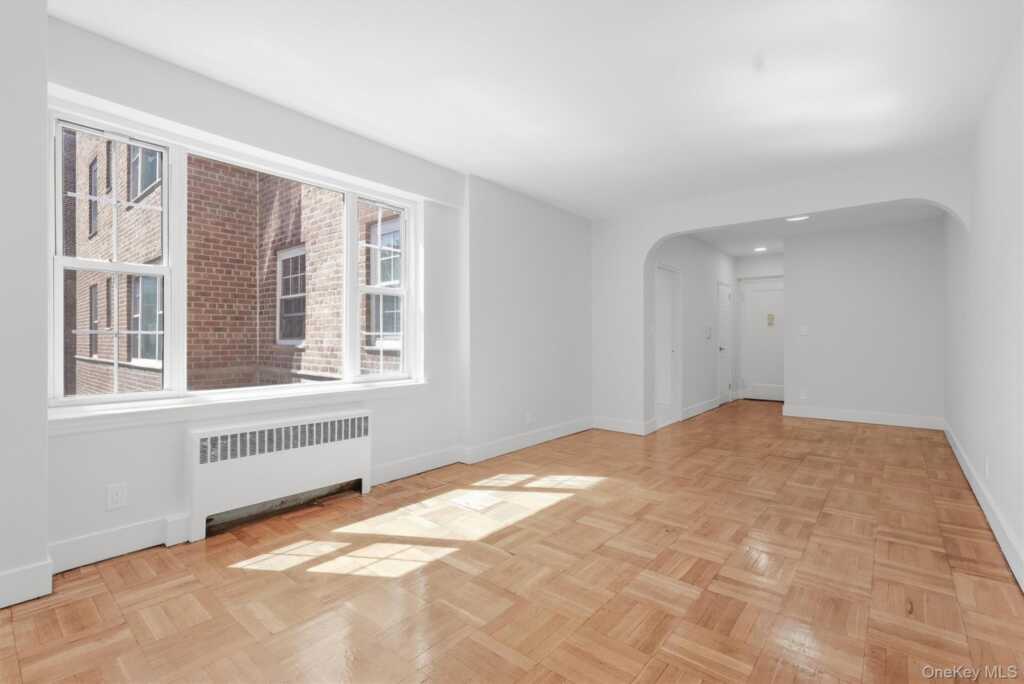 220 Pelham Road, Unit #2C, New Rochelle, NY 10805 - Photo 10 of 35