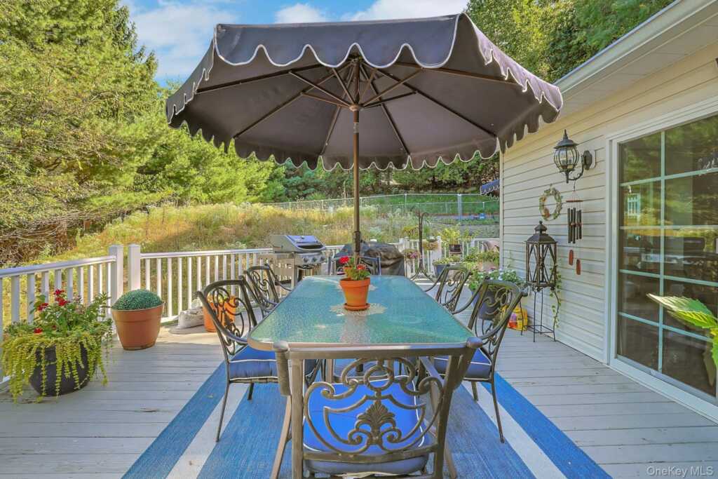16 Annette Lane, Suffern, NY 10901 - Photo 30 of 45