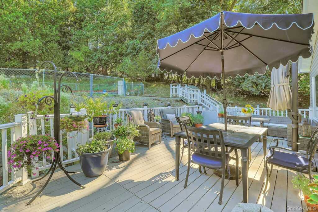 16 Annette Lane, Suffern, NY 10901 - Photo 32 of 45