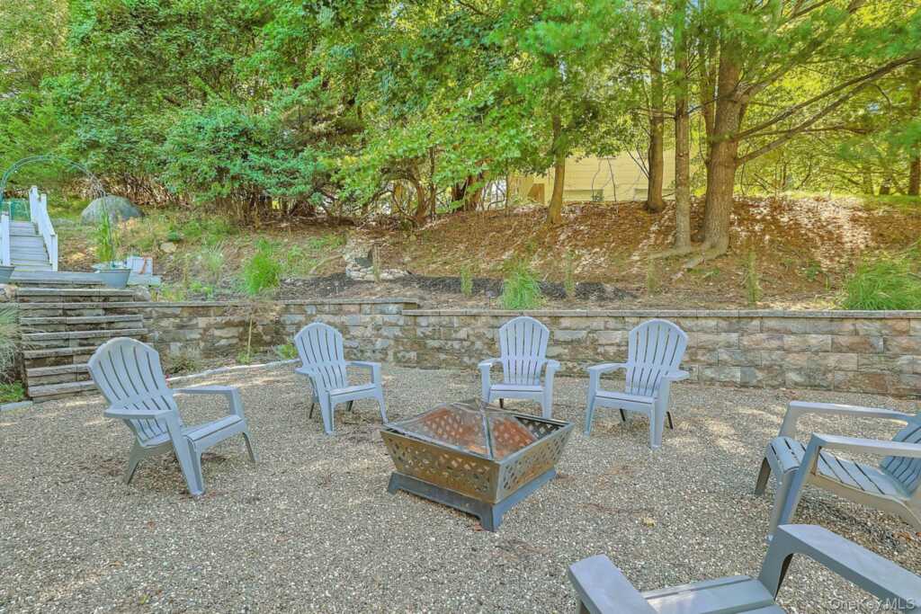 16 Annette Lane, Suffern, NY 10901 - Photo 38 of 45