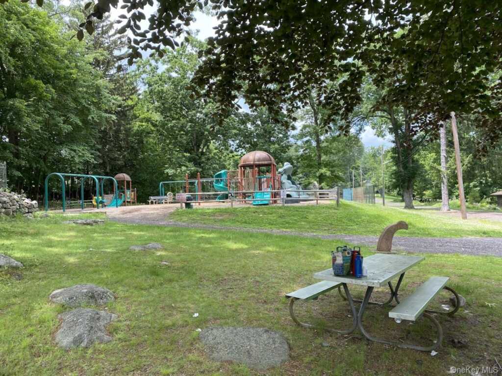 16 Annette Lane, Suffern, NY 10901 - Photo 42 of 45
