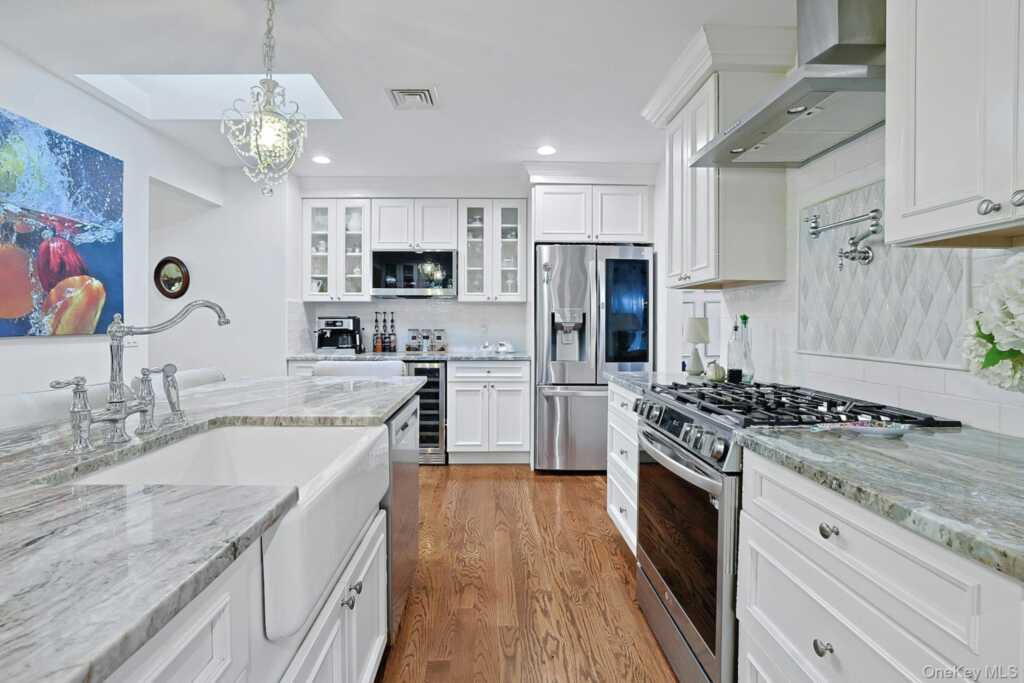 16 Annette Lane, Suffern, NY 10901 - Photo 5 of 45